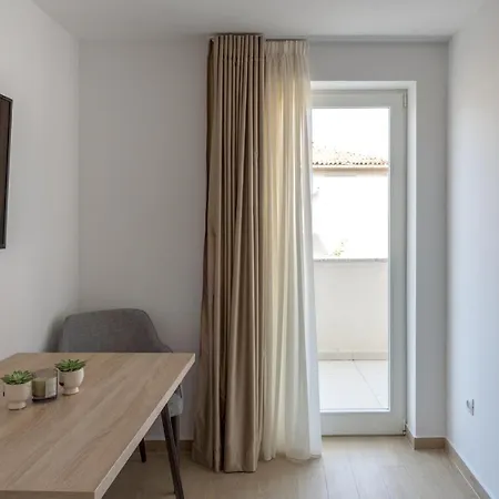 Sangulin Palace V 招待所 4*