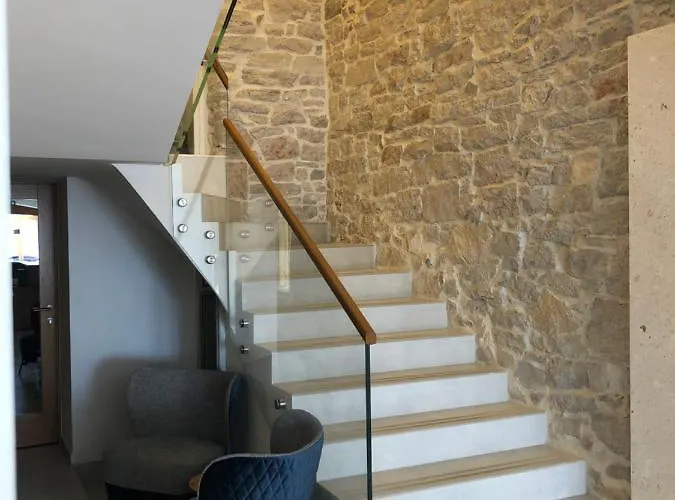 Sangulin Palace V בית הארחה 4*