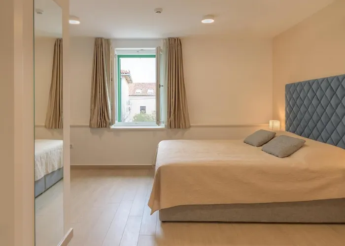 Sangulin Palace V Pensionat Biograd Na Moru