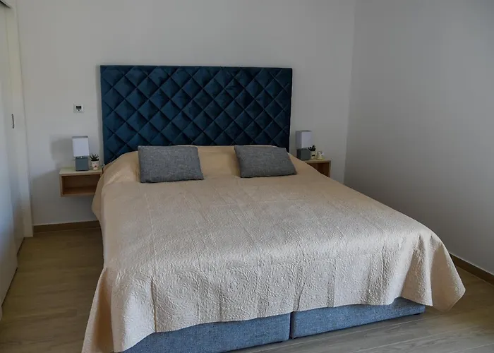 Sangulin Palace V Pensionat