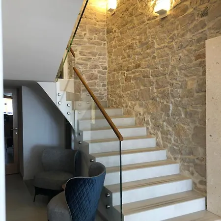 Sangulin Palace V Gasthuis 4*