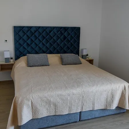 Sangulin Palace V Gasthuis