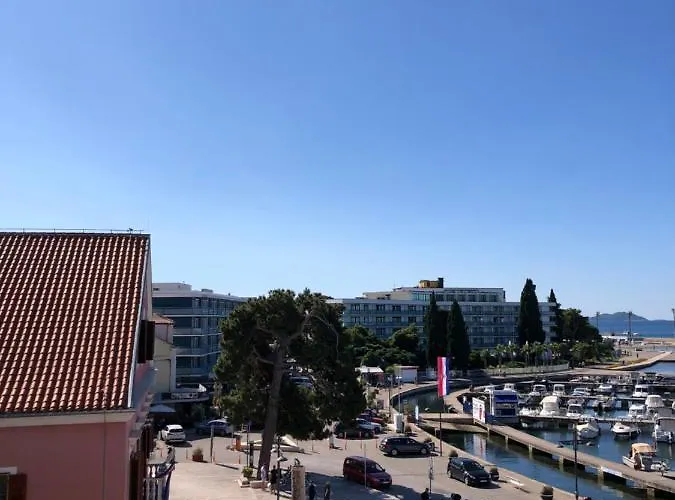 Gæstehus Sangulin Palace V Biograd Na Moru